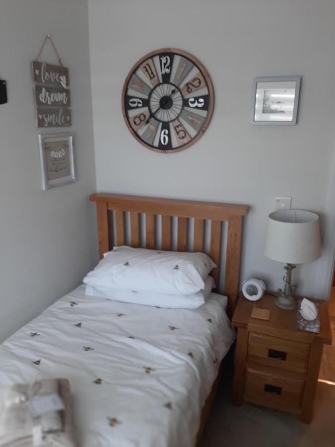 Number 14 Bed & Breakfast Даунпатрик Екстериор снимка